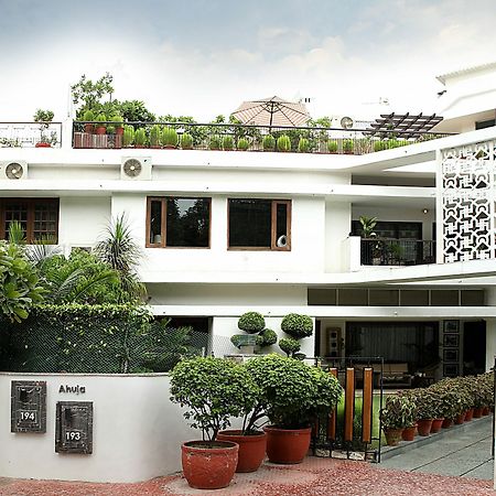 Ahuja Residency Golf Links Hotel Nova Deli Exterior foto