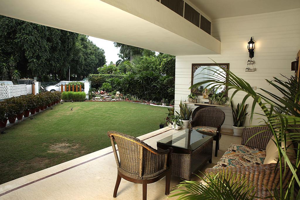 Ahuja Residency Golf Links Hotel Nova Deli Exterior foto