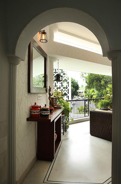Ahuja Residency Golf Links Hotel Nova Deli Exterior foto