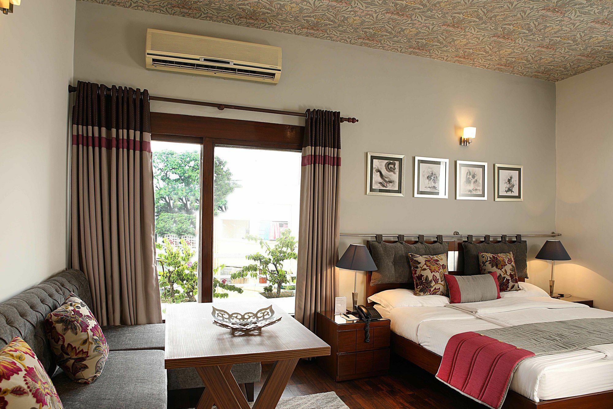Ahuja Residency Golf Links Hotel Nova Deli Exterior foto