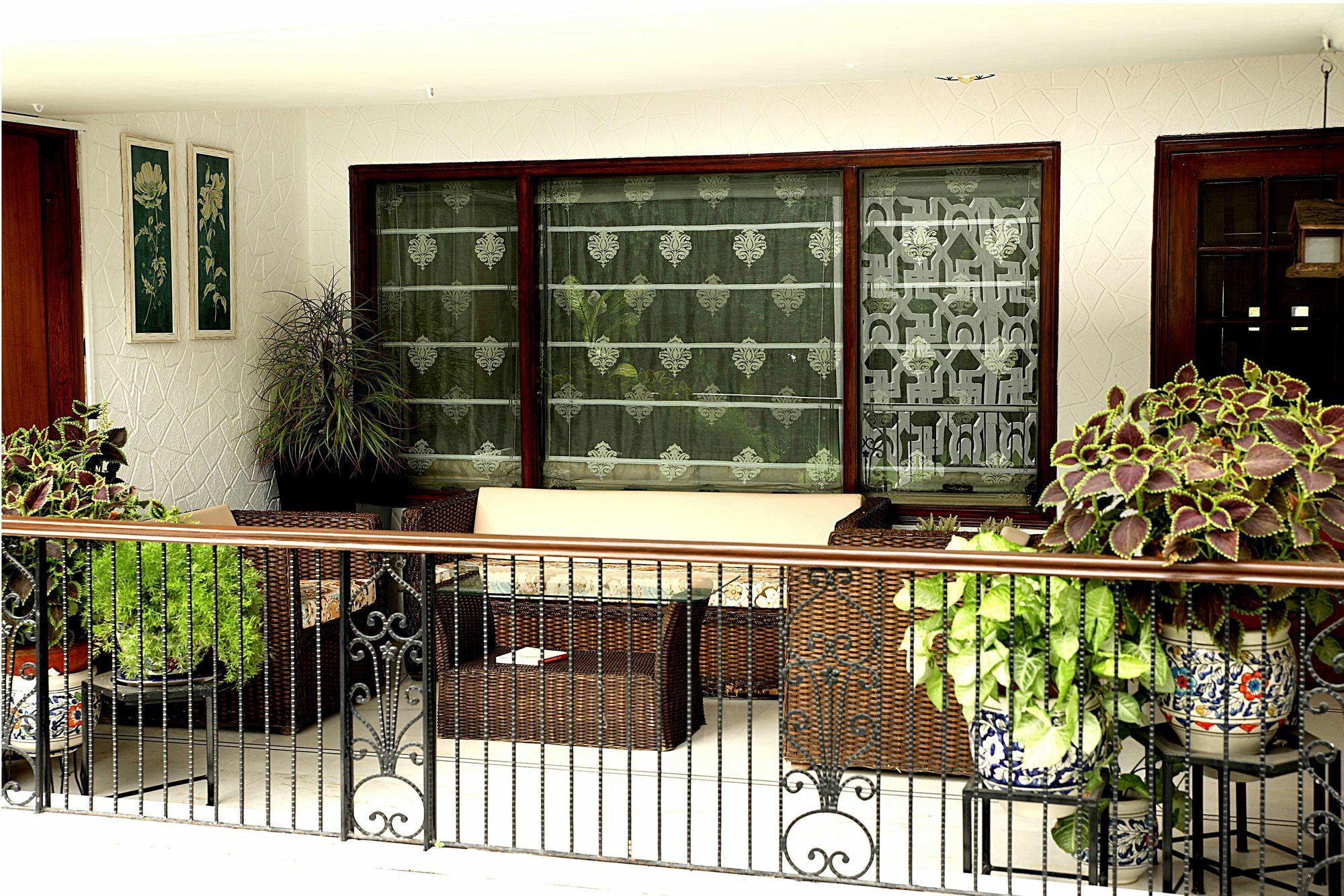 Ahuja Residency Golf Links Hotel Nova Deli Exterior foto