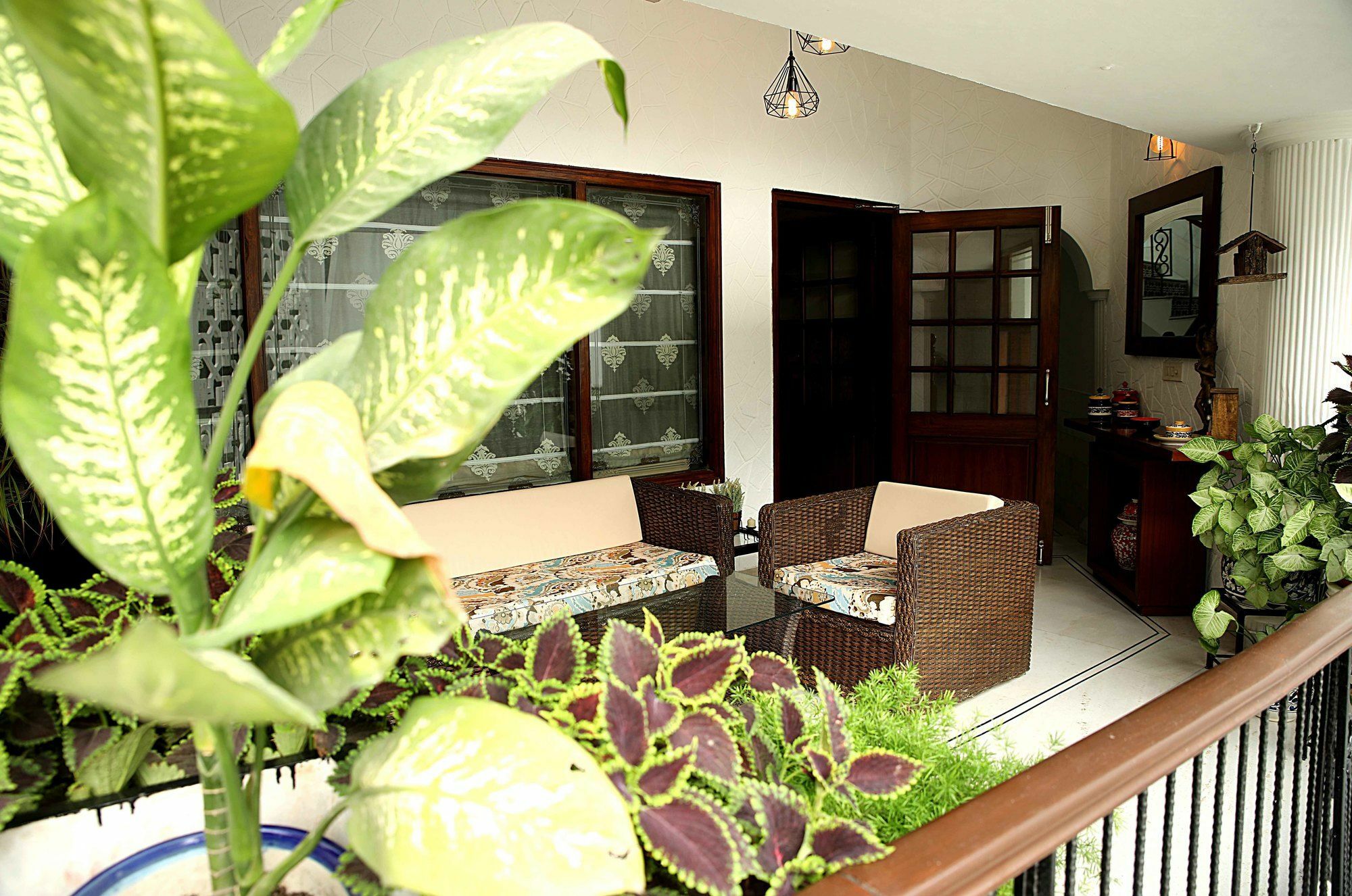 Ahuja Residency Golf Links Hotel Nova Deli Exterior foto