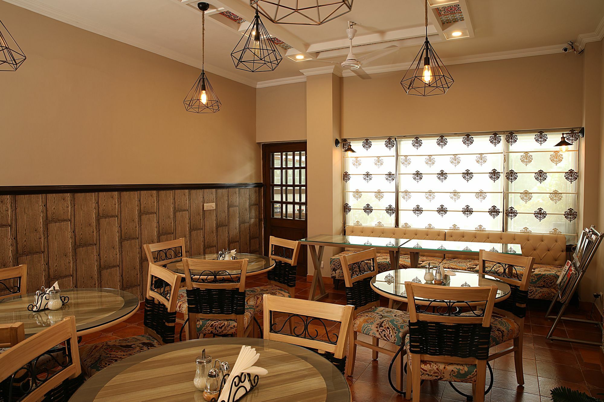 Ahuja Residency Golf Links Hotel Nova Deli Exterior foto
