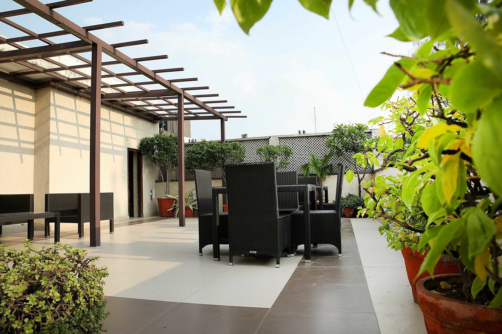 Ahuja Residency Golf Links Hotel Nova Deli Exterior foto